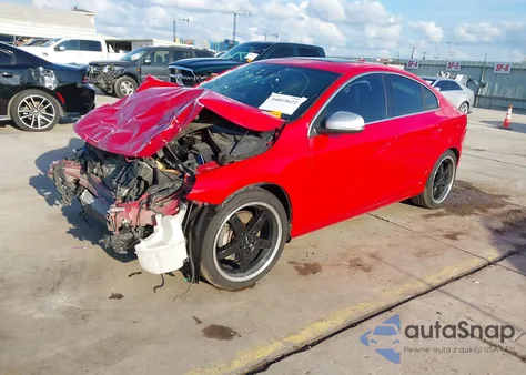 2016 Volvo S60 T6 Drive-E R-Design Platinum из США, поврежденный, VIN YV149MTS4G2415519